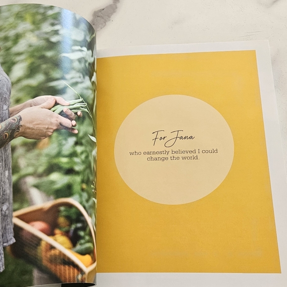 NWOT The first time gardener Growing Vegetables Jessica Sowards - Picture 2 of 11